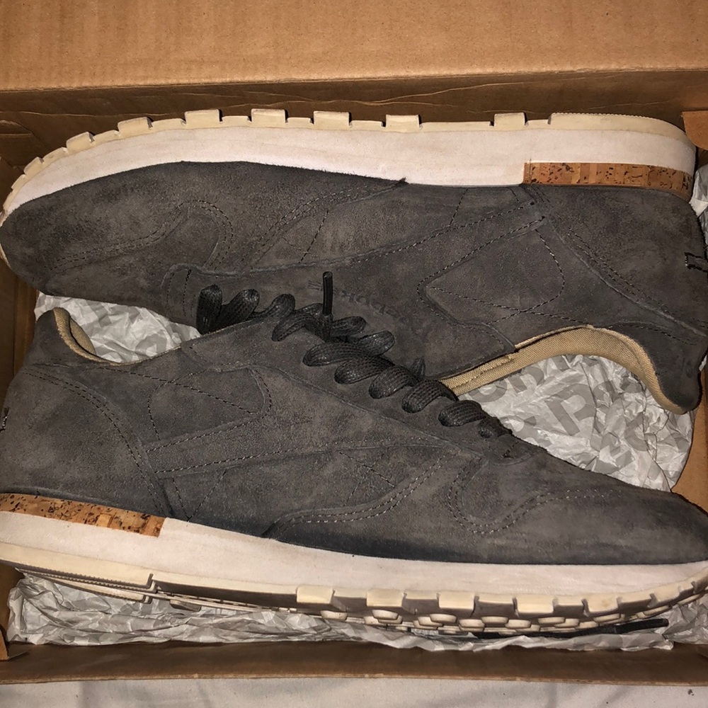 🔥REEBOK CLASSIC SUEDE SIZE 8!!!!